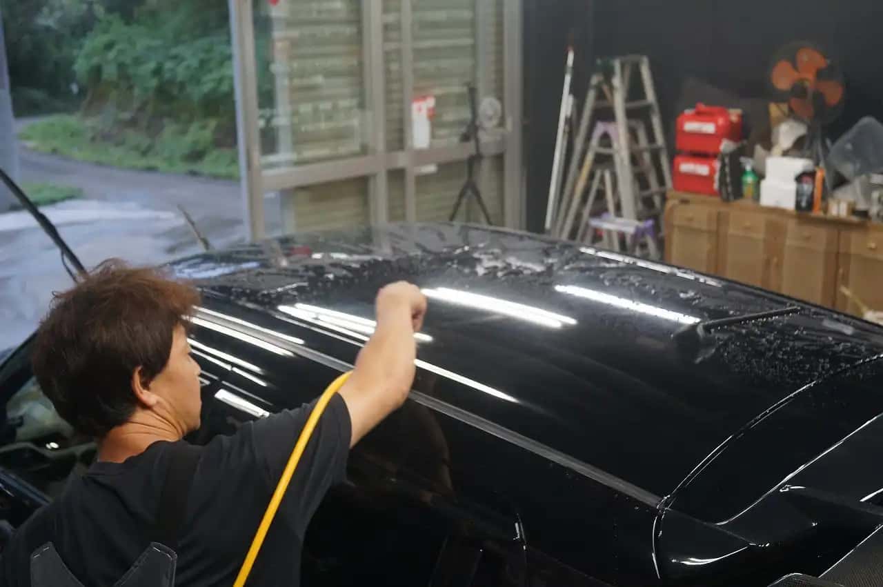拭き上げ時に必ず傷は入りますので