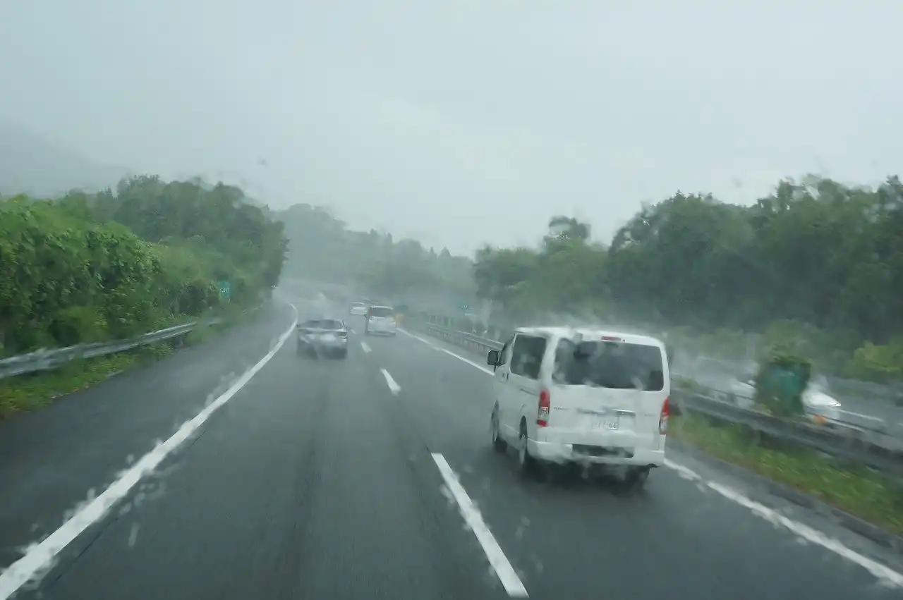 雨が振ったり止んだり