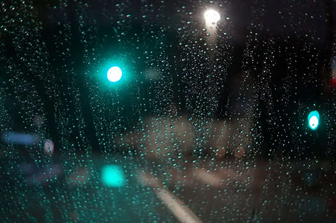 雨が振ったり止んだり