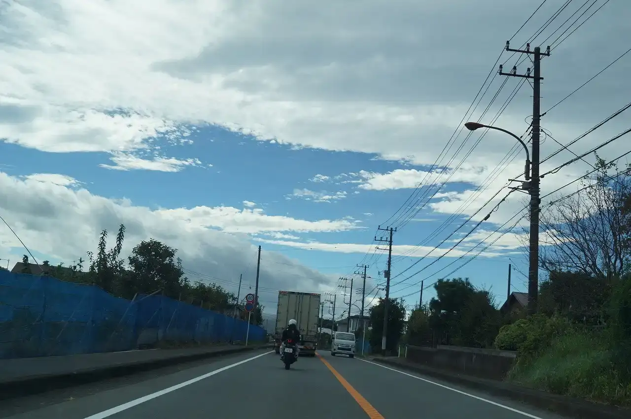 秋のような雲